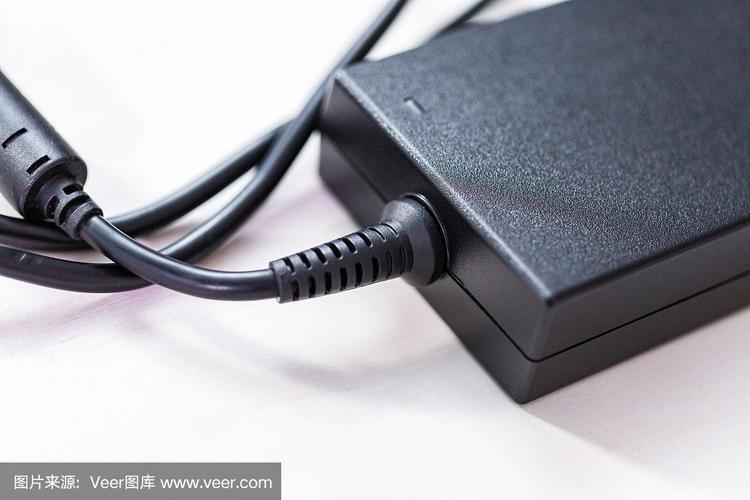 黑色电源线 数字时代的隐形织网